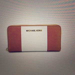 Michael Kors Women’s Jet Set Wallet/Wristlet